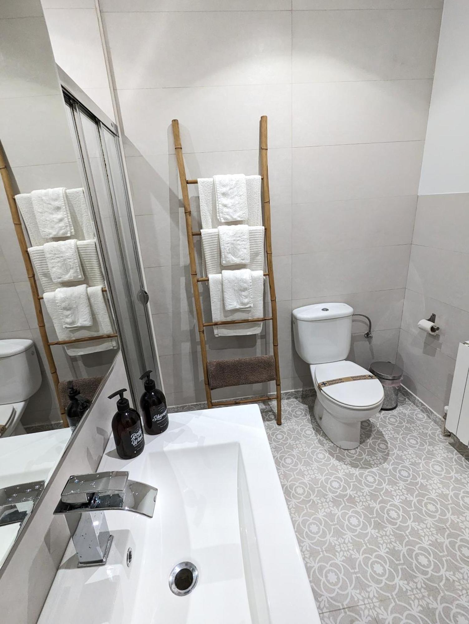 Apartamento tranquilo Casco Viejo Bilbao Esterno foto